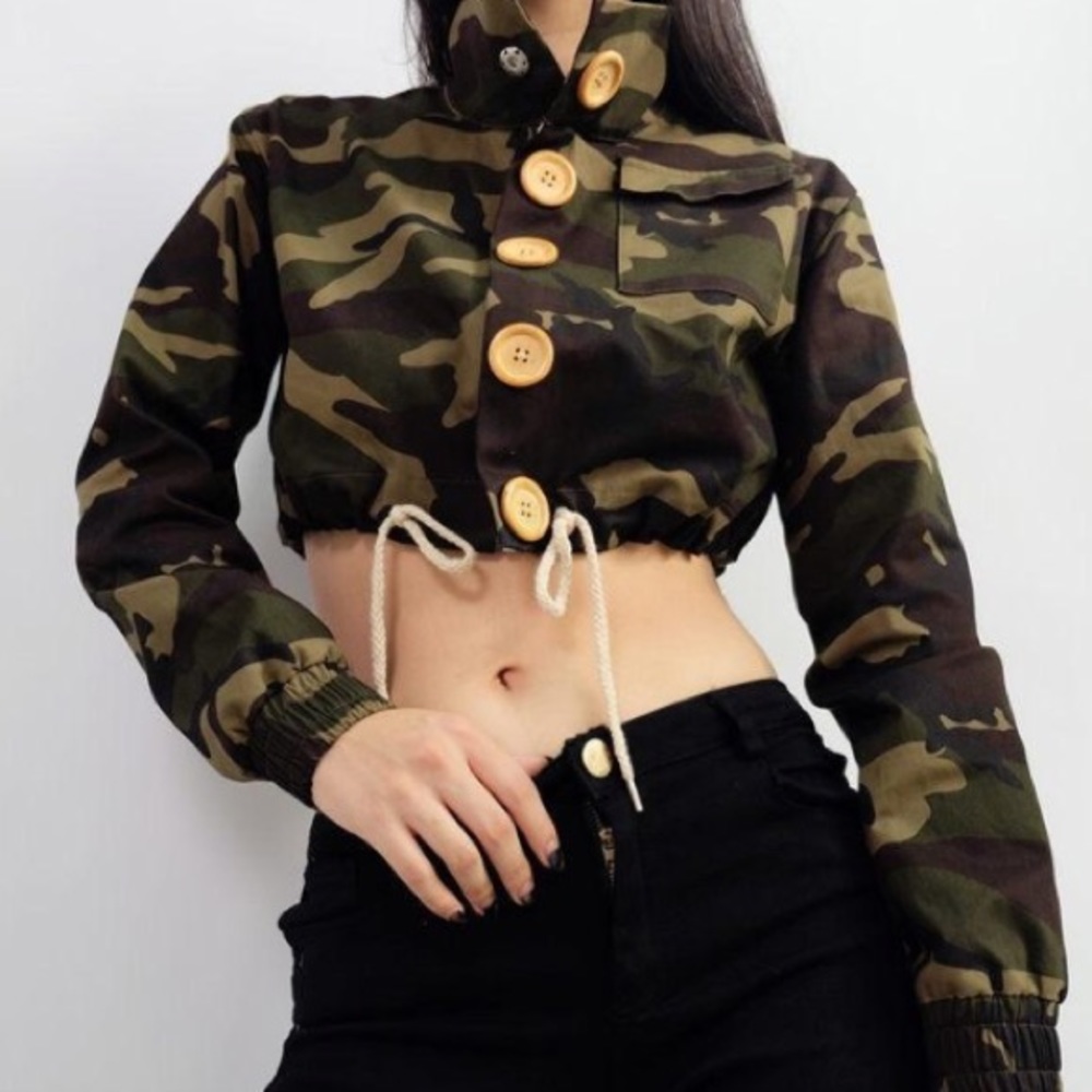 NWT Naovibes Cropped Camouflage Jacket